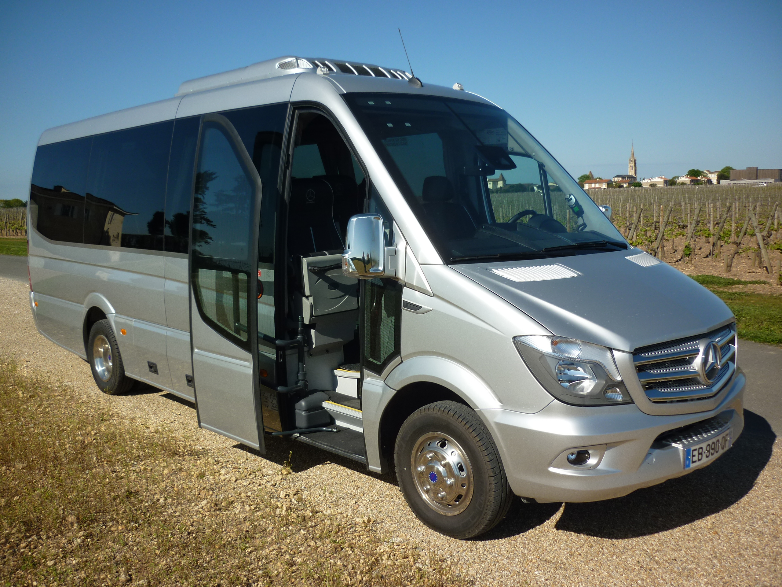 Mercedes sprinter VIP 19 places. Mercedes sprinter VIP 19 places.