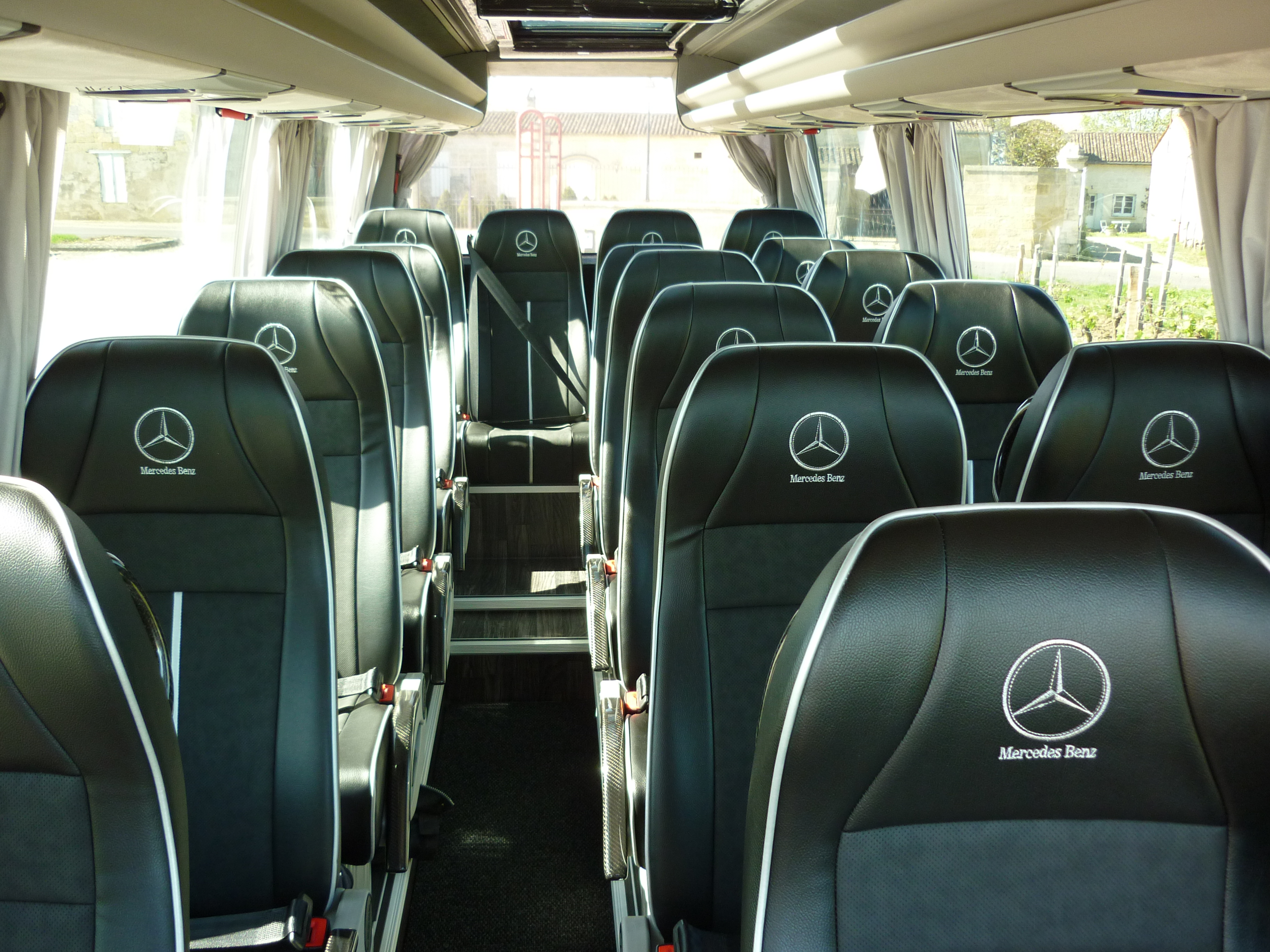 Mercedes sprinter VIP 19 places. Mercedes sprinter VIP 19 places.